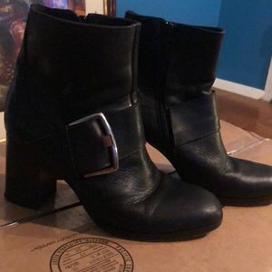 Via Roma ankle black boots